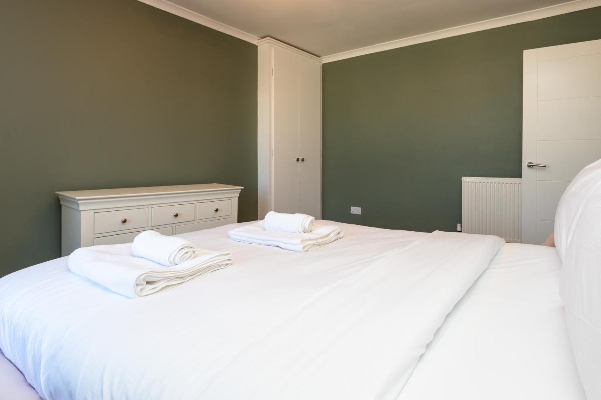 Spacious & Pristine 2Bd Flat - Balham Apartment Londra Exterior foto